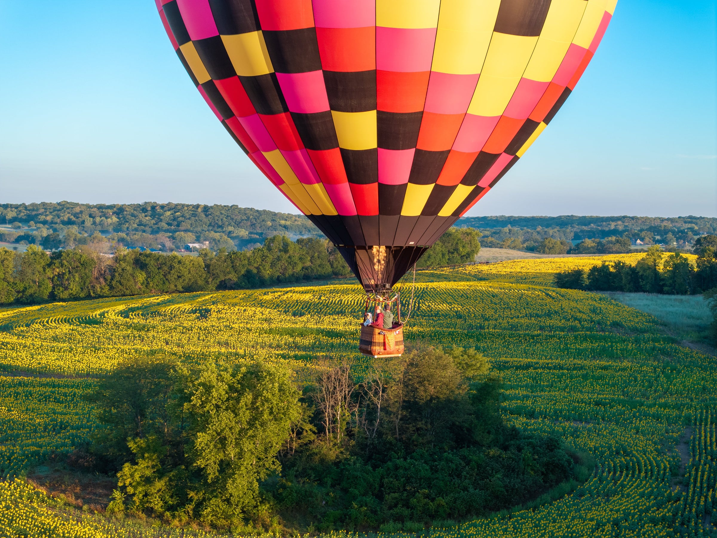 What to Wear on a Hot Air Balloon Ride: A Season-by-Season Guide