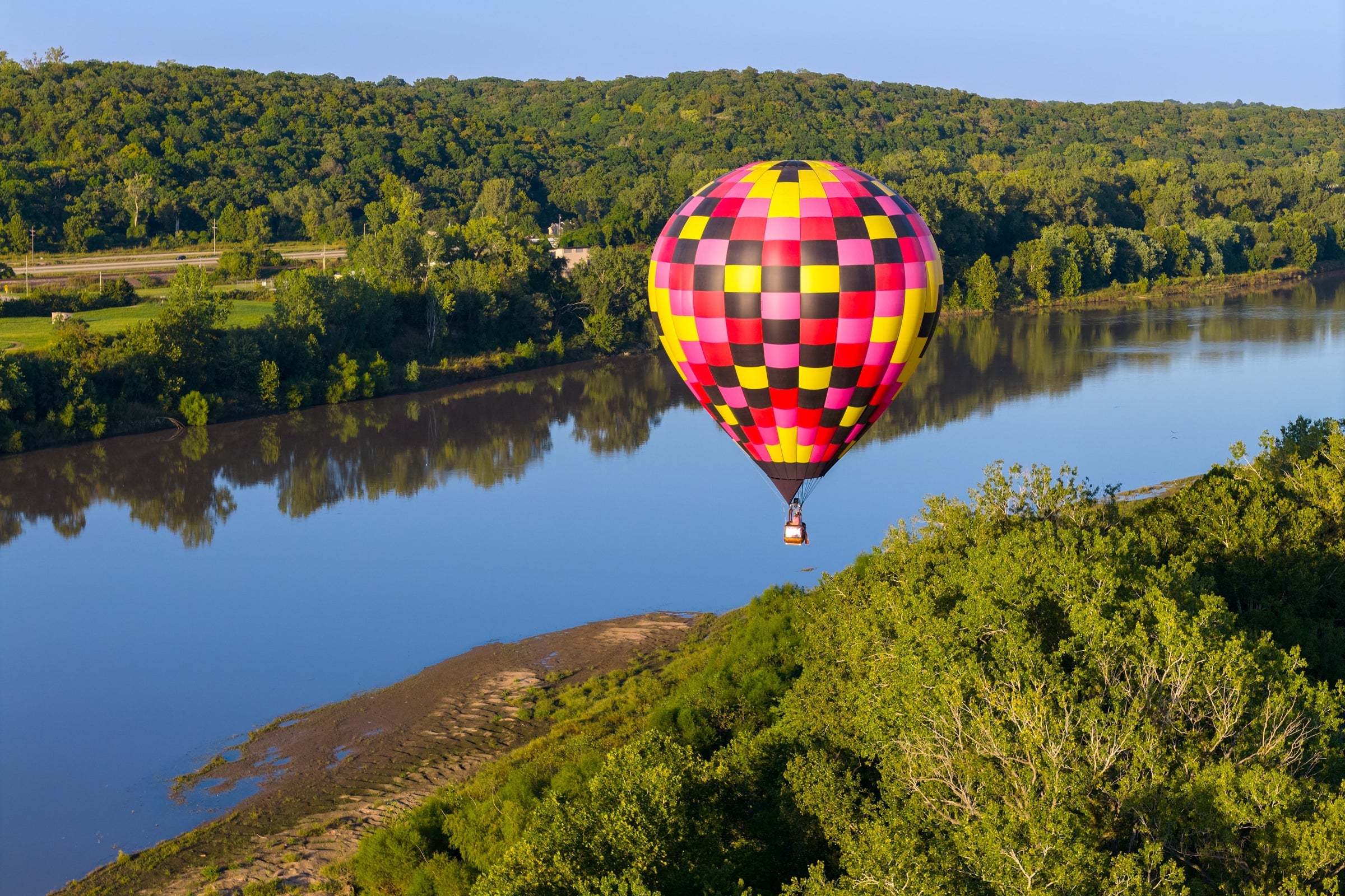 Kansas City's Hidden Gem: Hot Air Ballooning Over the Heartland